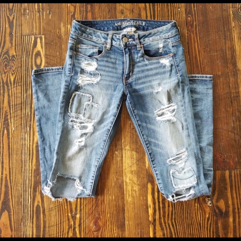 American Eagle Super Stretch Distressed Jeans!